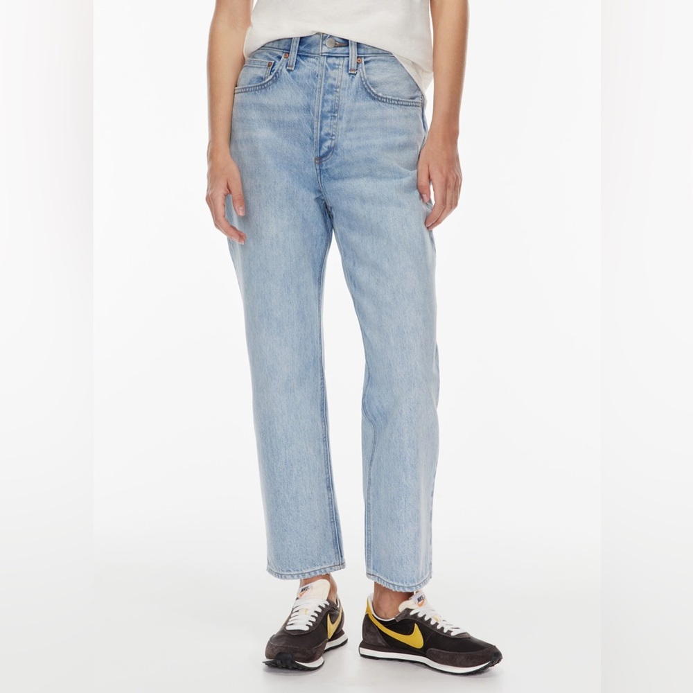 Aritzia Denim Forum The Joni High Rise Loose Jean Light Wash 26L Size 26